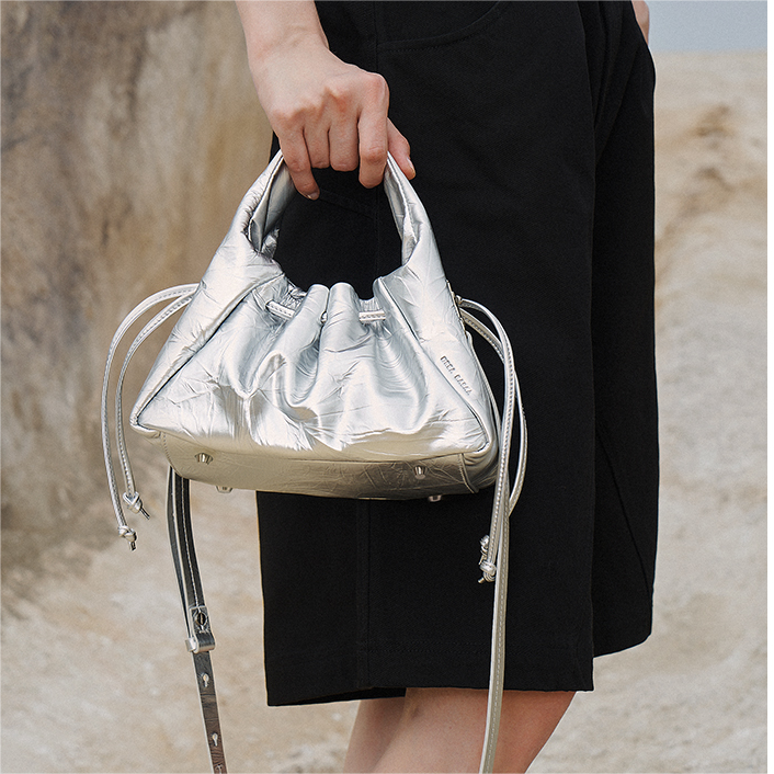 The Fan Series Scalloped Small Bag（Silver） – DREABASAA 